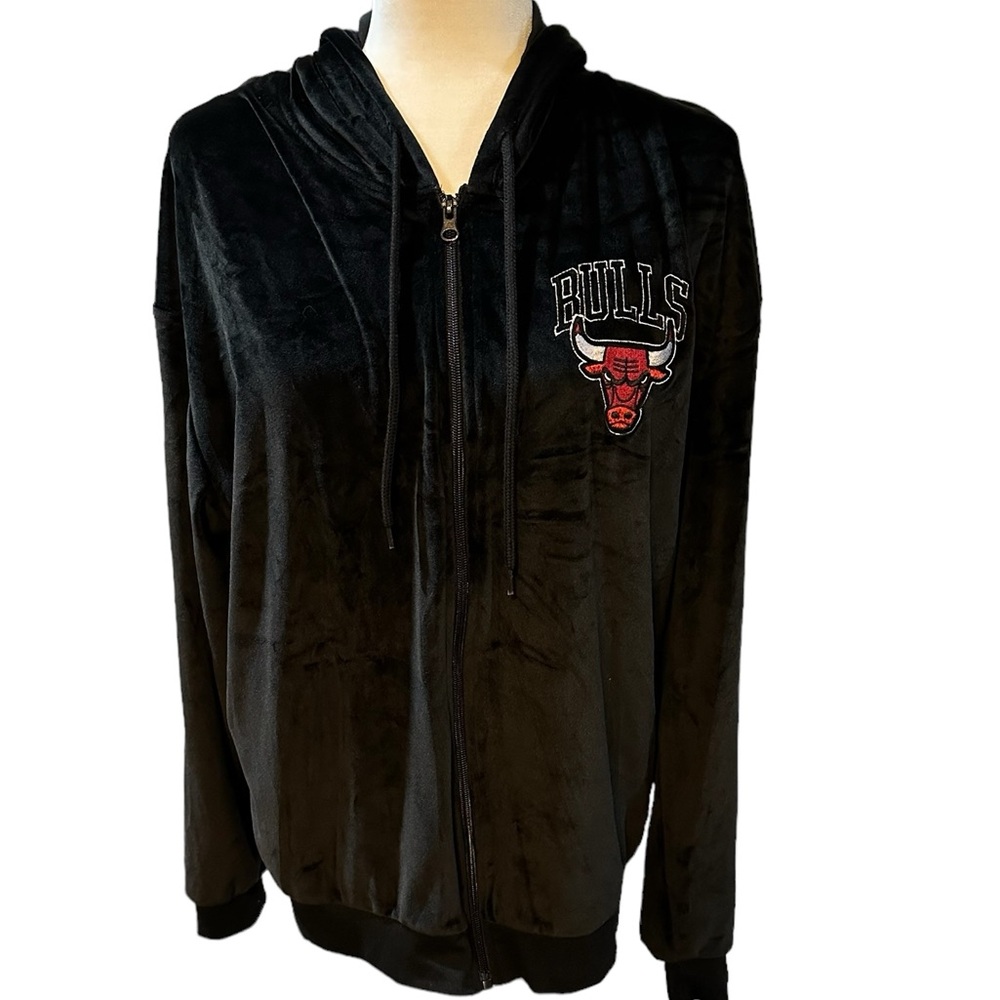 Women’s NBA Chicago Bulls Velour Zip-Up Graphic Hoodie - Black XL New